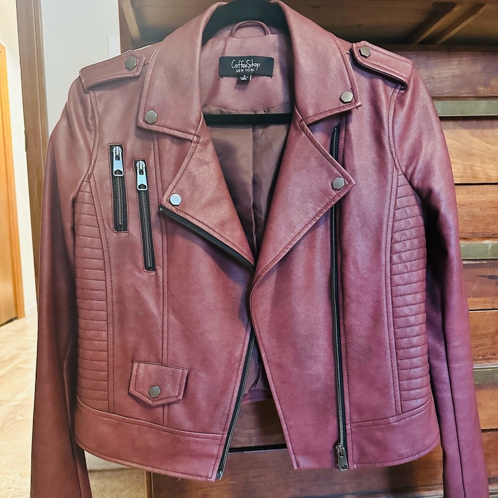 CoffeeShop Women's Cropped Burgundy Faux Leather Jacket